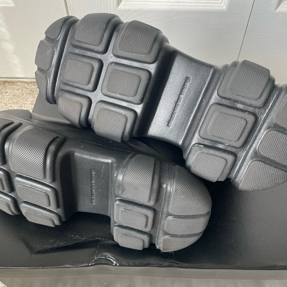 Alexander Wang Storm Chelsea Boots Sculpture Chunky Sole Black Leather Size 38 - Picture 4 of 6